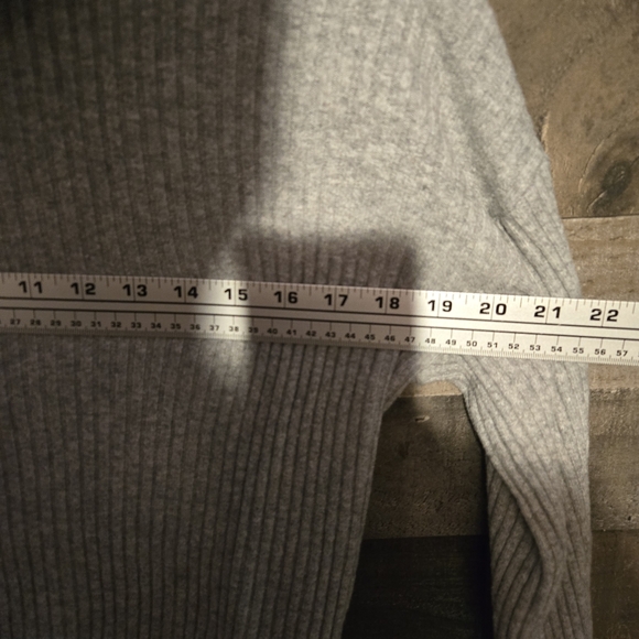 GAP Light Gray Ribbed Turtle Neck Sweater - Picture 5 of 7